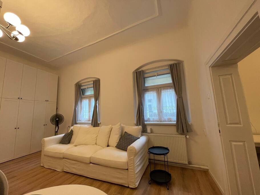 Good Old Times Apartment Братислава Екстер'єр фото